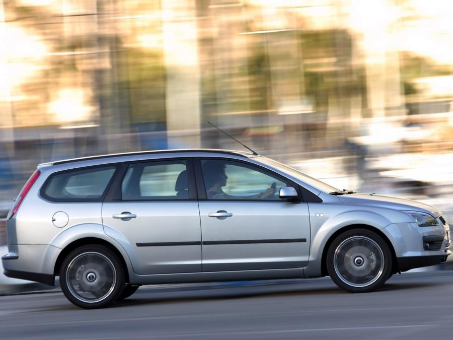  Ford Focus Wagon 2005 года  (EU) (фото 4 из 8)